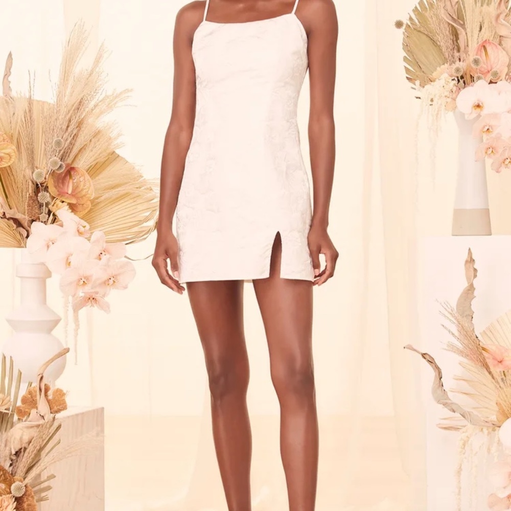 Brough the Bubbly White Floral Jacquard Mini Dress